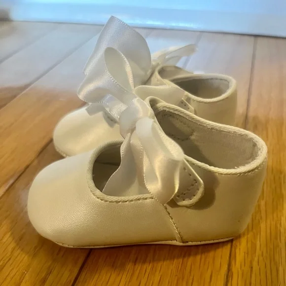 Mayoral newborn baby girl shoes - Picture 2 of 5